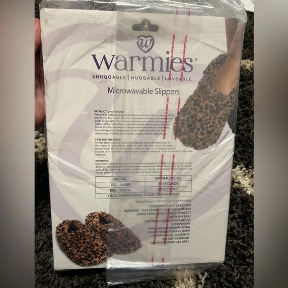 NWT Warmies Microwavable Soothing Scented Faux Fur Slippers - Picture 3 of 4